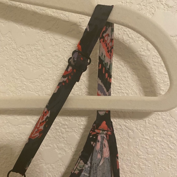 TORRID ✨ Ava Challis Feather Cami - Picture 4 of 6